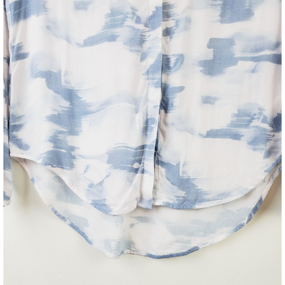 Cloth &‎ Stone Anthropologie White Top Womens XS Rayon Long Sleeve Blue Printed - Picture 2 of 10